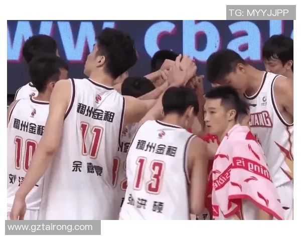 成都篮球队在世锦赛积分榜上以84分稳居第一名展现强劲实力